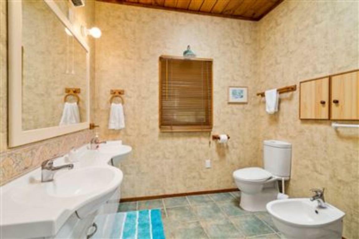 Aquarius Lake View Resort Роторуа Экстерьер фото